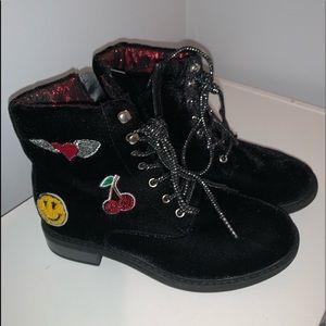 Girls emoji boots